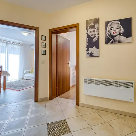 Apartment Silvana-3 By Interhome